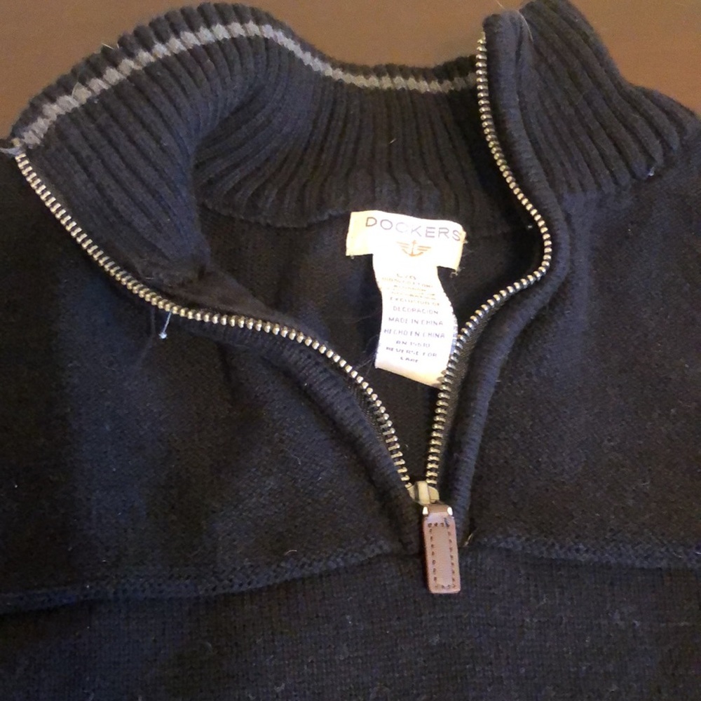 Dockers black pullover